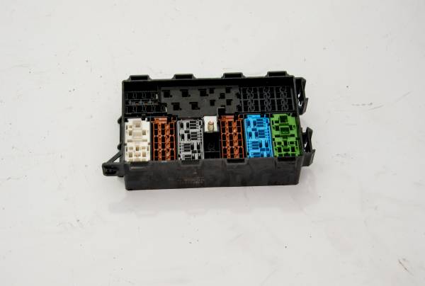 FORD TRANSİT 190 V ÇIKMA PARÇA  V184 SİGORTA KUTULARI